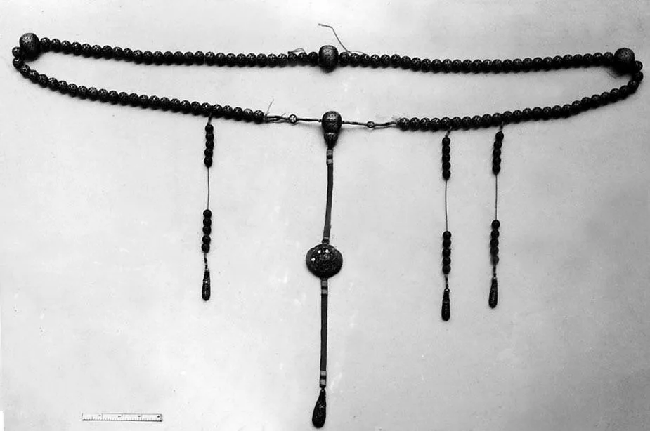 Necklace, qing dynasty, 127 cm long.
