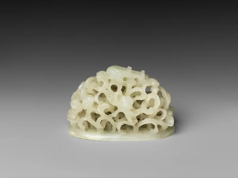 Jade (nephrite) headdress ornament, song, liao, jin and yuan dynasties, 4.2 cm high.