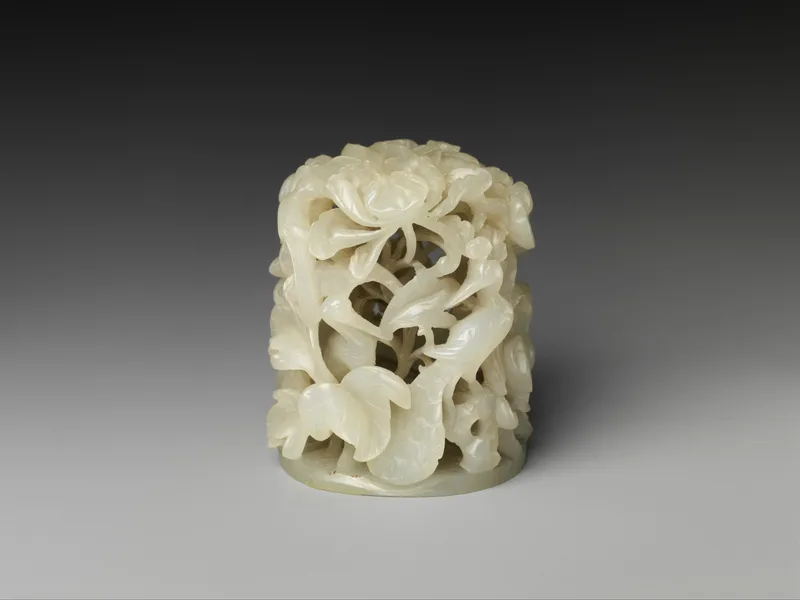 Jade (nephrite) headdress ornament, song, liao, jin and yuan dynasties, 5.6 cm high.