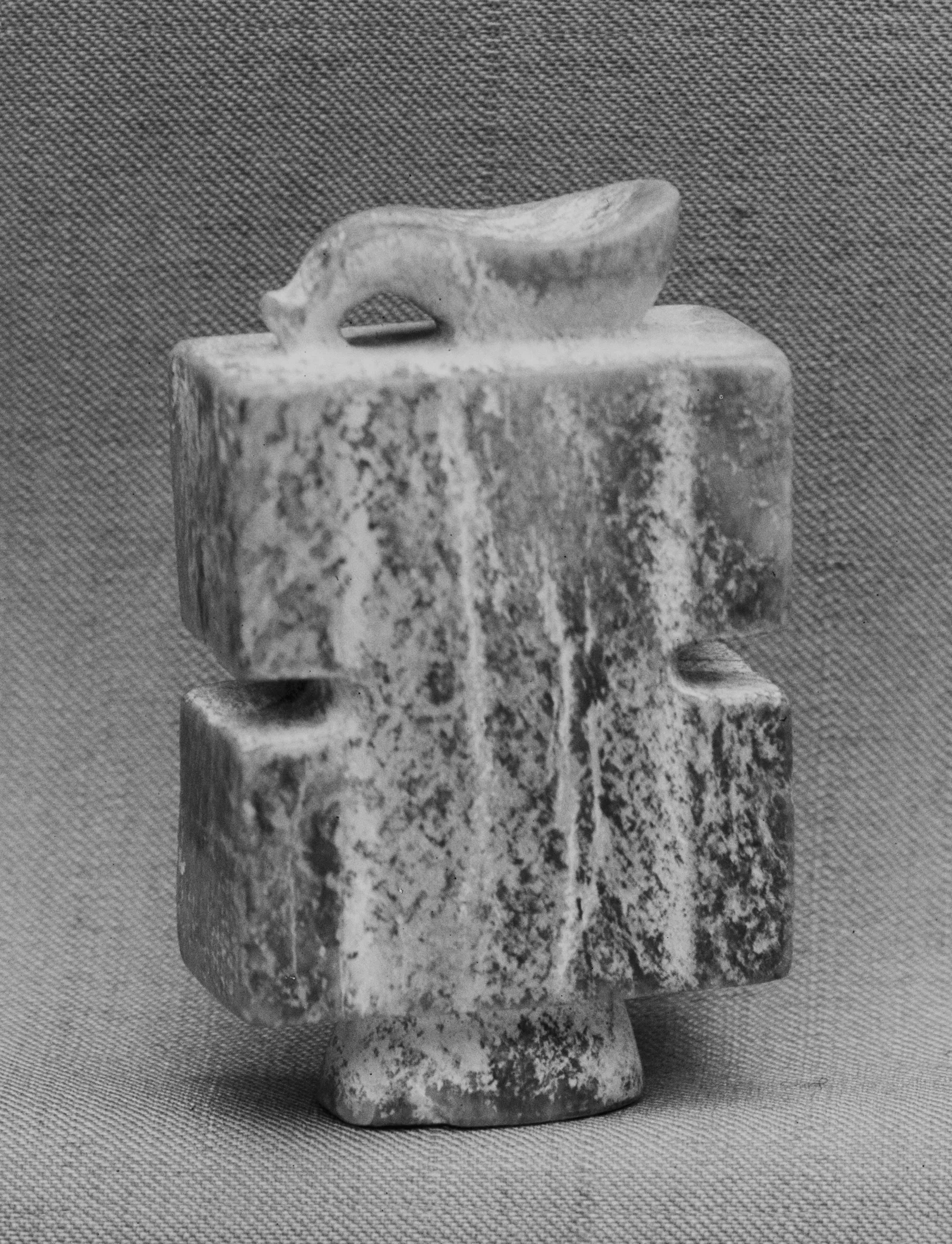 Jade (nephrite) pendant, qing dynasty, 3.3 cm high.