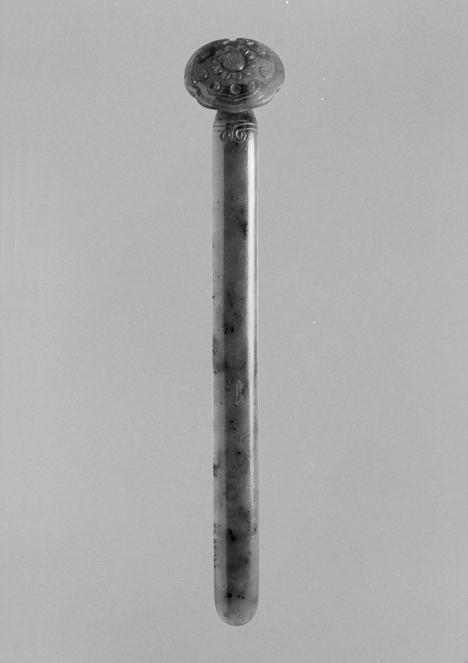 Jade (nephrite) hairpin, qing dynasty, 16.7 cm long.