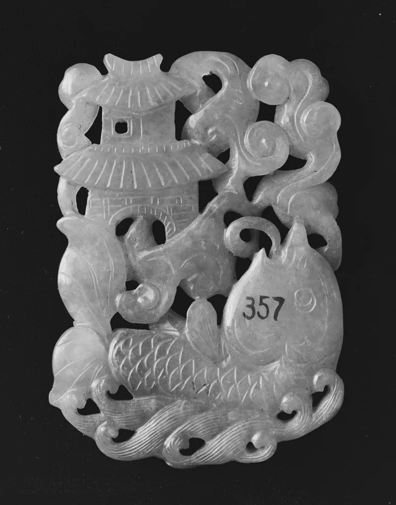 Jadeite pendant, ming dynasty, 6.6 cm high.