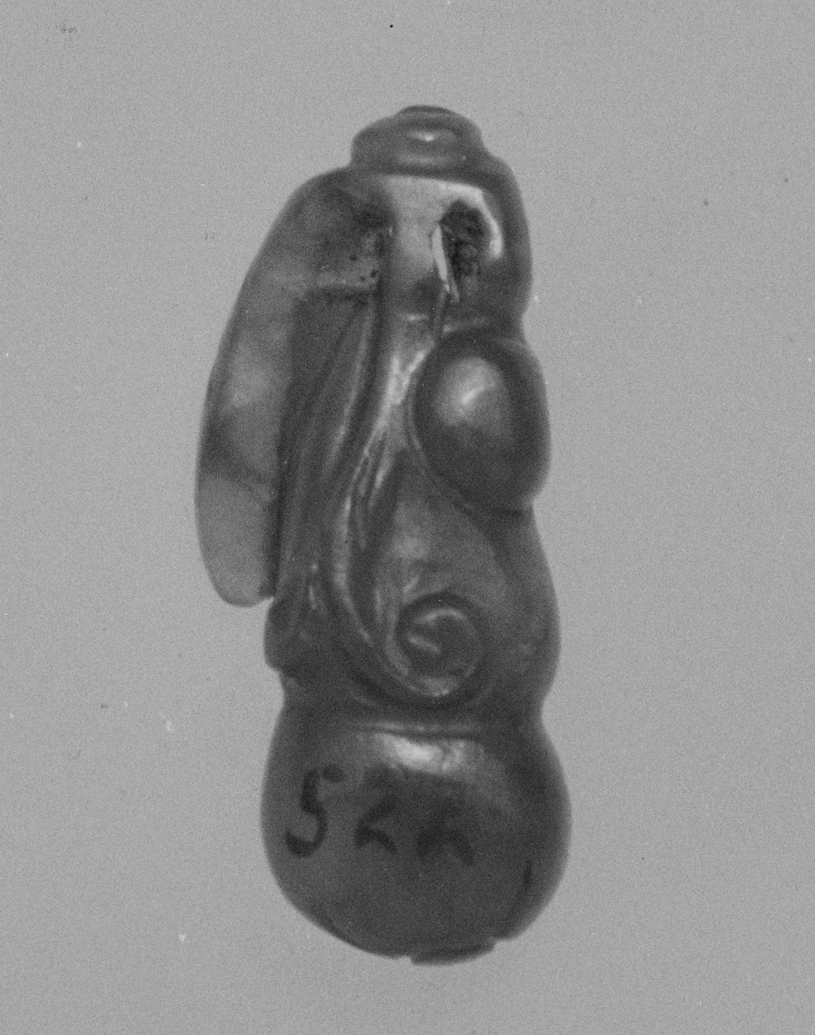 Jadeite pendant, qing dynasty, 2.1 cm high.