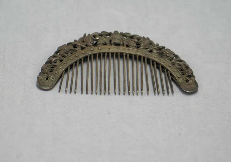 Silver comb, song, liao, jin and yuan dynasties, 5.1 cm high.
