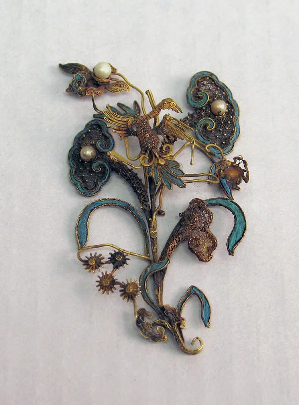 Gold and kingfisher feather headdress ornament, qing dynasty, 7.6 cm long.