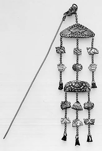 Pearl, kingfisher feather and amber hairpin, qing dynasty, 26.4 cm long.