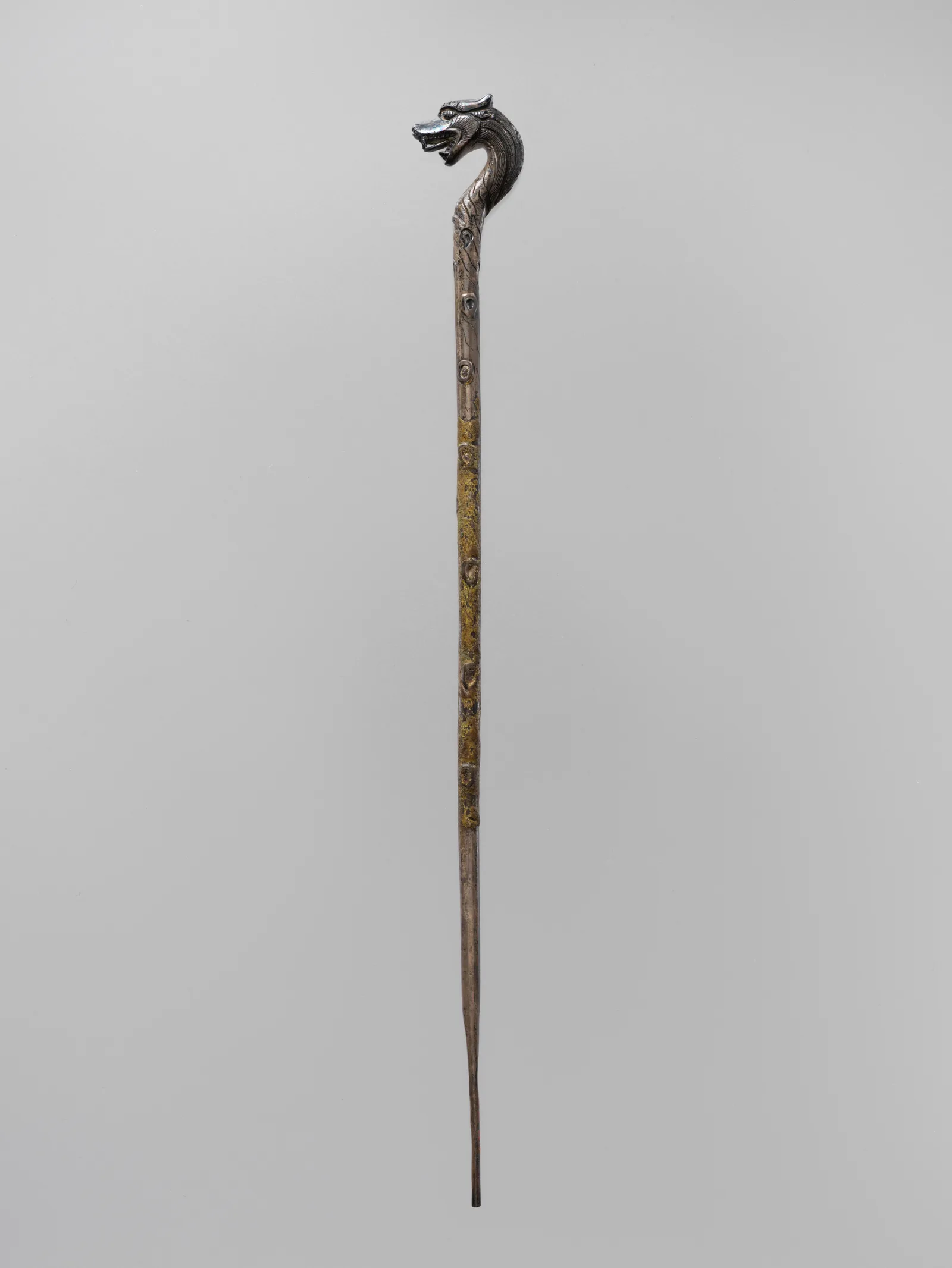 Silver and glass hairpin, sui and tang dynasties, 25.1 cm long.