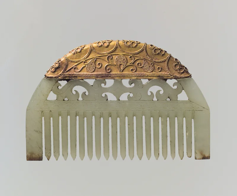 Jade (nephrite) and gold comb, qin and han dynasties, 5.1 cm high.